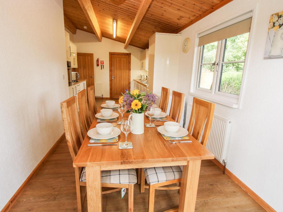 The Log Cabin Tenbury Εξωτερικό φωτογραφία